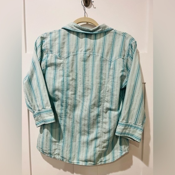 The North Face button up - Picture 2 of 4